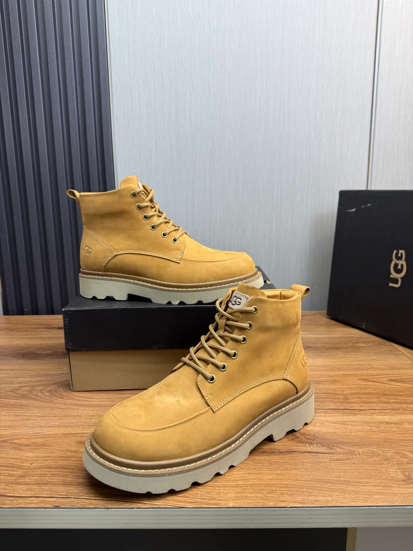 Factory price 640💰 [UGG] Men's hot winter warm boots🐑Simple and fashionable design, cowhide➕comfortable and warm wool lining. Soft and comfortable to wear, good warmth retention, and excellent foot feel. Regular size 38-45